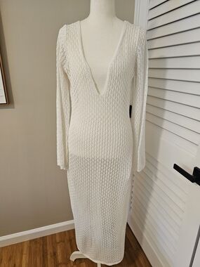 Deep V-Neck White Crochet Maxi Dress/swimsuit Cover Up